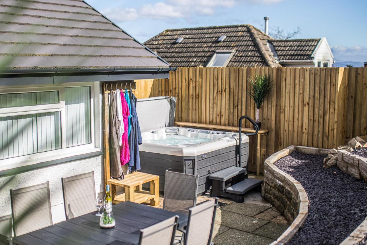 Luxury Property With Hot Tub And Sea Views Oystermouth Bagian luar foto