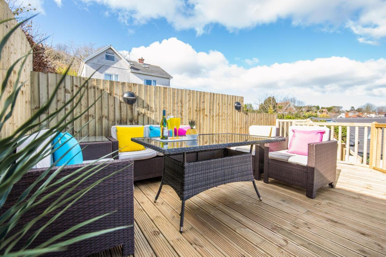 Luxury Property With Hot Tub And Sea Views Oystermouth Bagian luar foto