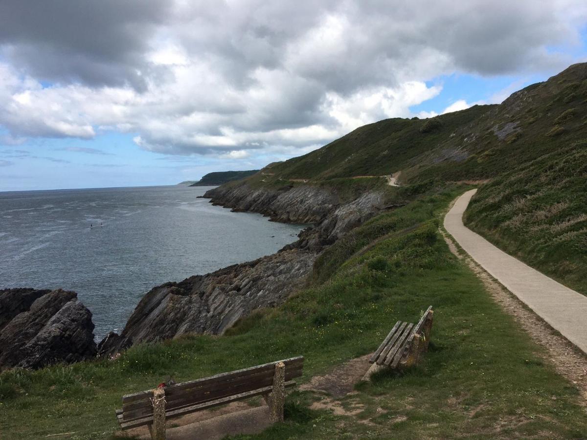Luxury Property With Hot Tub And Sea Views Oystermouth Bagian luar foto
