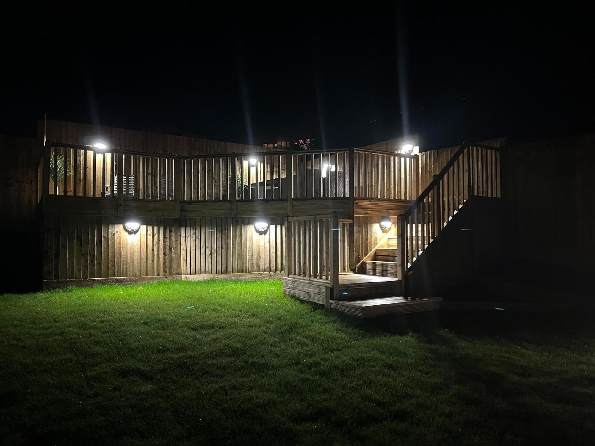 Luxury Property With Hot Tub And Sea Views Oystermouth Bagian luar foto